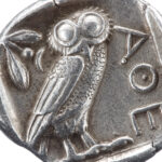 Athenische Tetradrachme mit Eule auf dem Revers (Foto: Thomas Hartmann, Universitätsbibliothek Mainz)